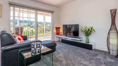 Balconies Lakeside - Studio Apartment 1