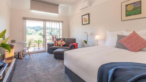 Balconies Lakeside - Studio Apartment 2