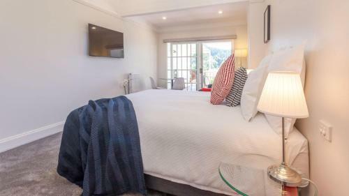 Balconies Lakeside - Studio Apartment 3