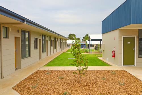 Eastend Studio Apartments