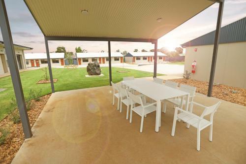 Eastend Studio Apartments