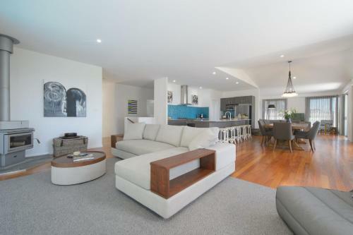 Yaringa - Retreat Style Accomodation With Swimming Pool
