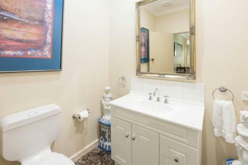 Ayr House - Echuca Holiday Homes