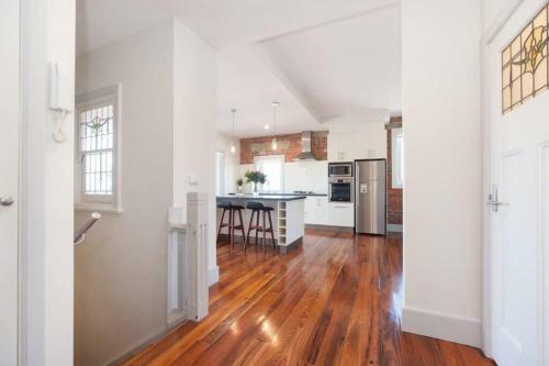 The Bank Apartment - Echuca Holiday Homes