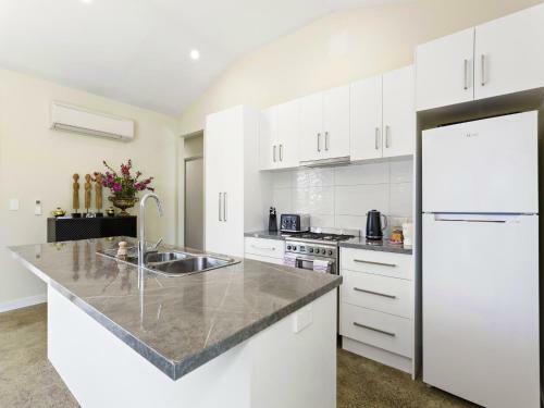 Embracing Evandale - Hosted By L'abode Accommodation