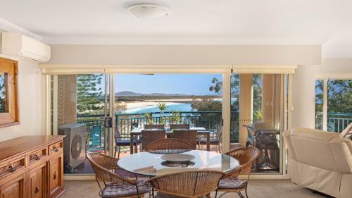 Whitesands 301 - Main Beach Location
