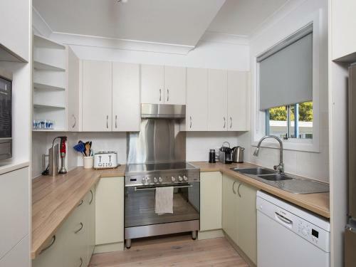 Amethyst Gerringong 4pm Check Out Sundays