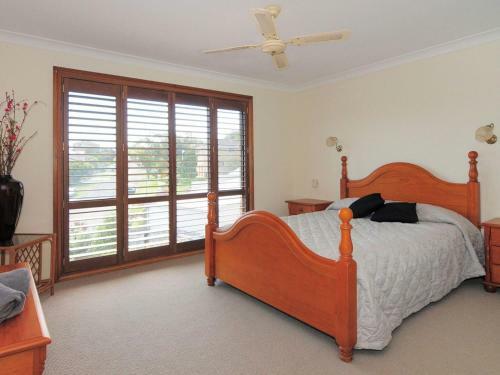 Baileys Gerringong 4pm Check Out Sundays