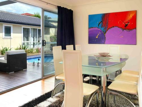 Poolside Gerringong 4pm Check Out Sundays