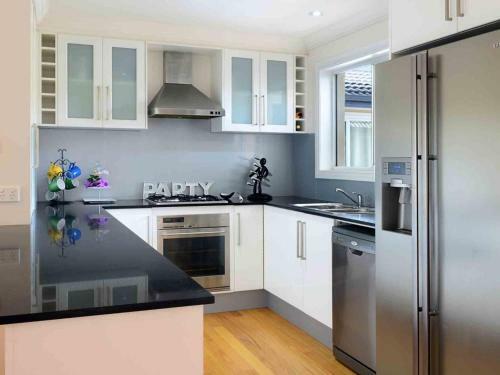 Poolside Gerringong 4pm Check Out Sundays