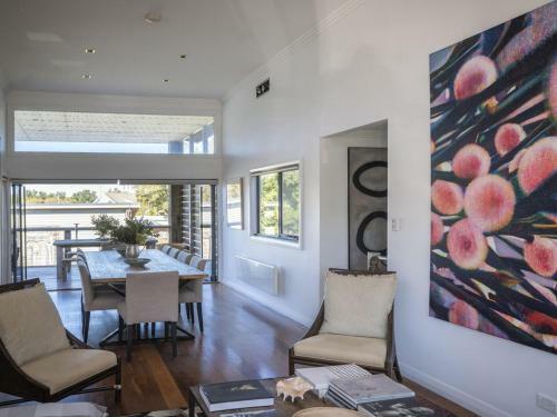 Araluen House Werri Beach 4pm Check Out Sundays
