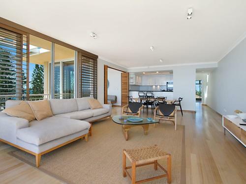 Orion Unit 7 - Luxury Apartment Overlooking Snapper Rocks