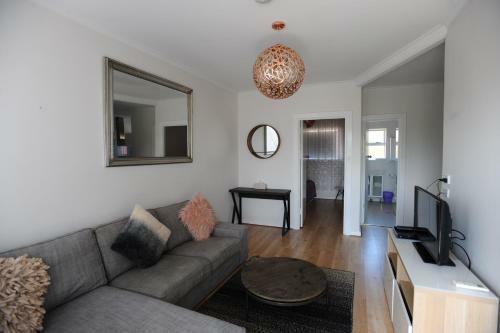 Glenelg Holiday Apartments-the Broadway
