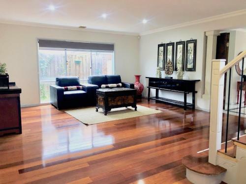 Elegant Glen House 4b5b Parkfront