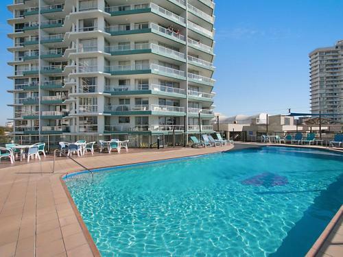 Ocean Plaza Unit 835 - Beachfront In Central Coolangatta