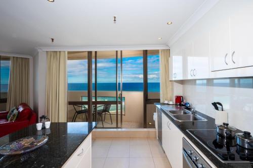 3 Bedroom Apartment - Panoramic Ocean Views