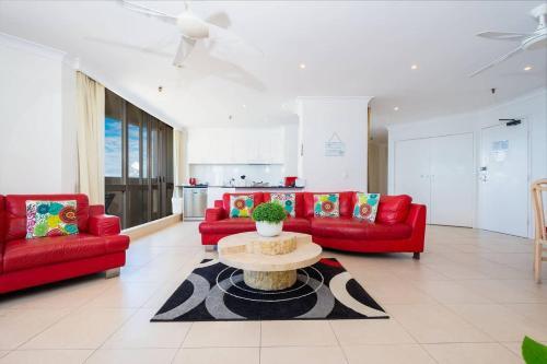 3 Bedroom Apartment - Panoramic Ocean Views