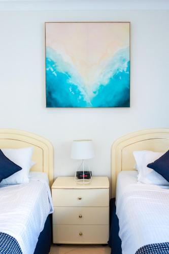 3 Bedroom Apartment - Panoramic Ocean Views