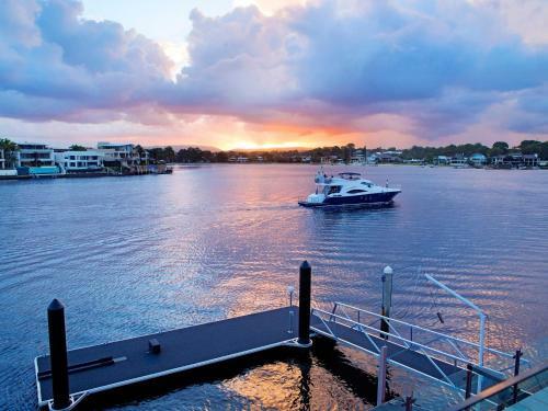 4.5 Million Dollar Dream Mansion In Surfers Paradise