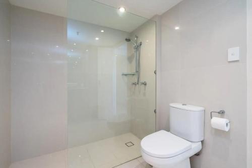 Resort Style Beach Apartment - Surfers Paradise