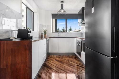 Apartamento Relaxed 2-bed Unit With Balcony, Pool And Mini-golf