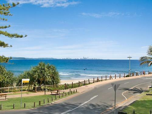Apartamento Pacific View Unit 5 - Comfortable Budget Style, Beachfront Rainbow Bay Coolangatta