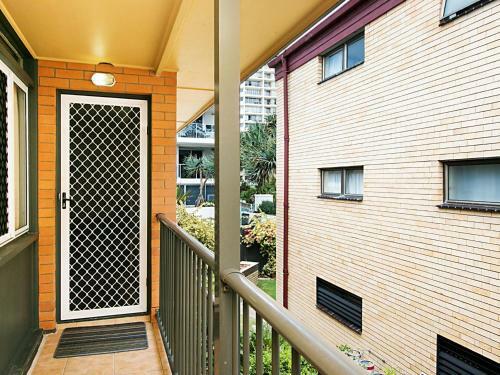 Apartamento Pacific View Unit 5 - Comfortable Budget Style, Beachfront Rainbow Bay Coolangatta