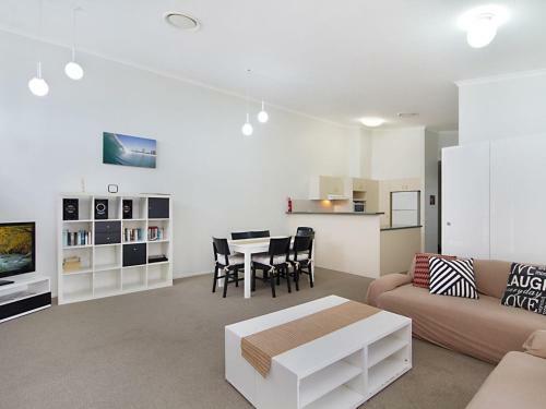 Boardwalk Pacific Unit 8 - On The Beachfront In Bilinga