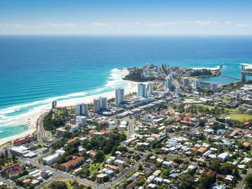 Chateau Royale Unit 34 - Overlooking Central Coolangatta