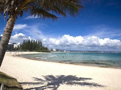 Rainbow Pacific Unit 15 - Great Value 2 Bedroom Beachfront Unit In Rainbow Bay Coolangatta
