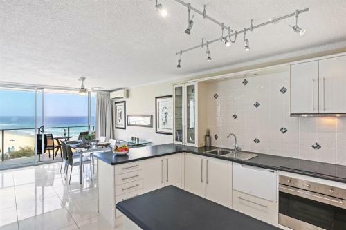 Aparthotel One The Esplanade Apartments On Surfers Paradise