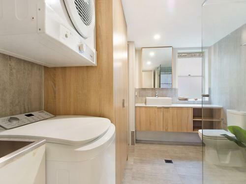 Tahnee Court Unit 3 - Absolute Beachfront Apartment