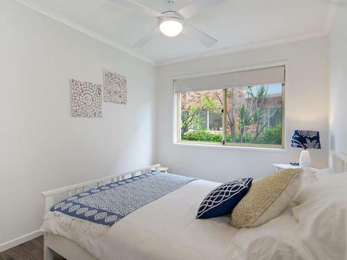 Tahnee Court Unit 3 - Absolute Beachfront Apartment