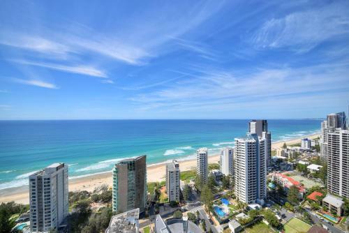 Deluxe Private Apartment In Surfers Paradise