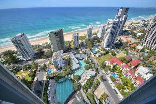 Deluxe Private Apartment In Surfers Paradise