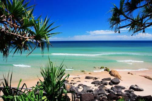 Lovely 1bdr Apartment Steps To The Beach