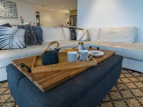 Burleigh Beach 2 Bedroom Apartment