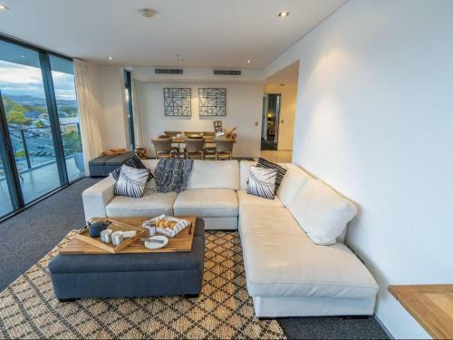 Burleigh Beach 2 Bedroom Apartment
