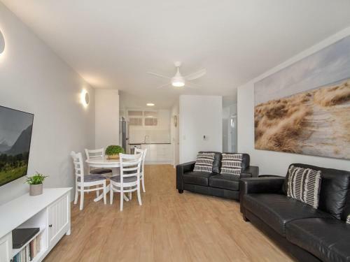 Rainbow Pacific Unit 10 - Beachfront Rainbow Bay