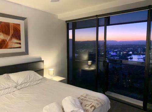 Breathtaking Views 4bd High Floor Lux Apartment