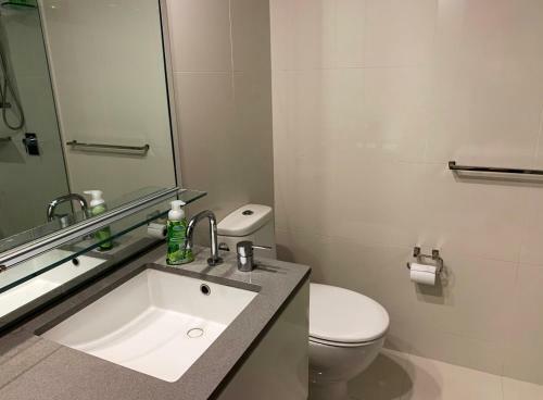 Breathtaking Views 4bd High Floor Lux Apartment