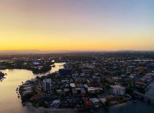 Breathtaking Views 4bd High Floor Lux Apartment