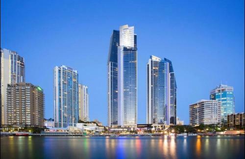 Breathtaking Views 4bd High Floor Lux Apartment