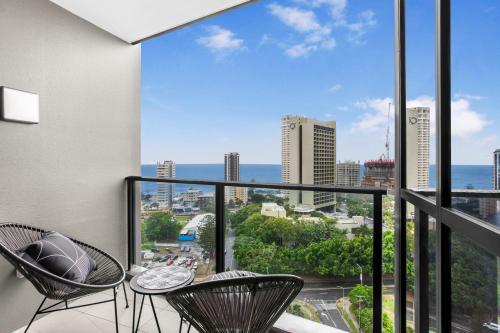 Roomy Apartment With Balcony, Parking, Ocean Views