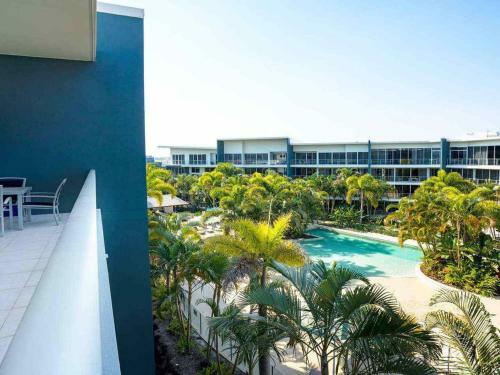 Resort Style Apartment In Hope Island