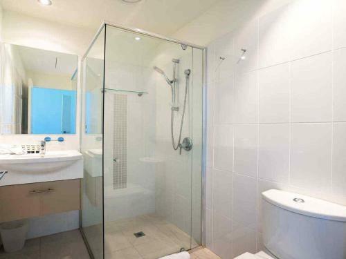 Resort Style Apartment In Hope Island