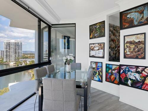 Surfers Plaza Resort 2 Bedroom Apartment With View