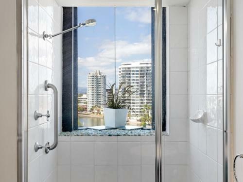 Surfers Plaza Resort 2 Bedroom Apartment With View
