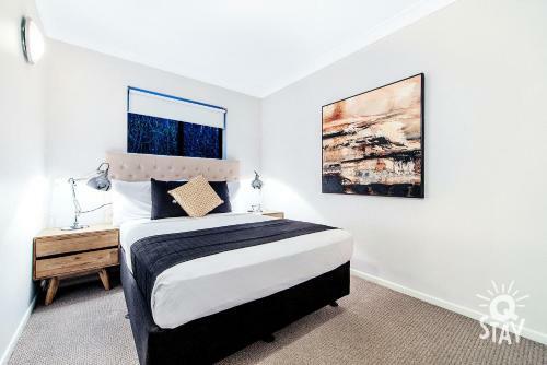 Broadbeach Waters 7 Bedroom Home With Pool - Qstay