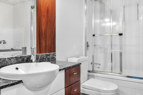 Apartamento Stylish? ?unit? ?with? ?pools,? ?playground? ?and ?ocean? ?views?